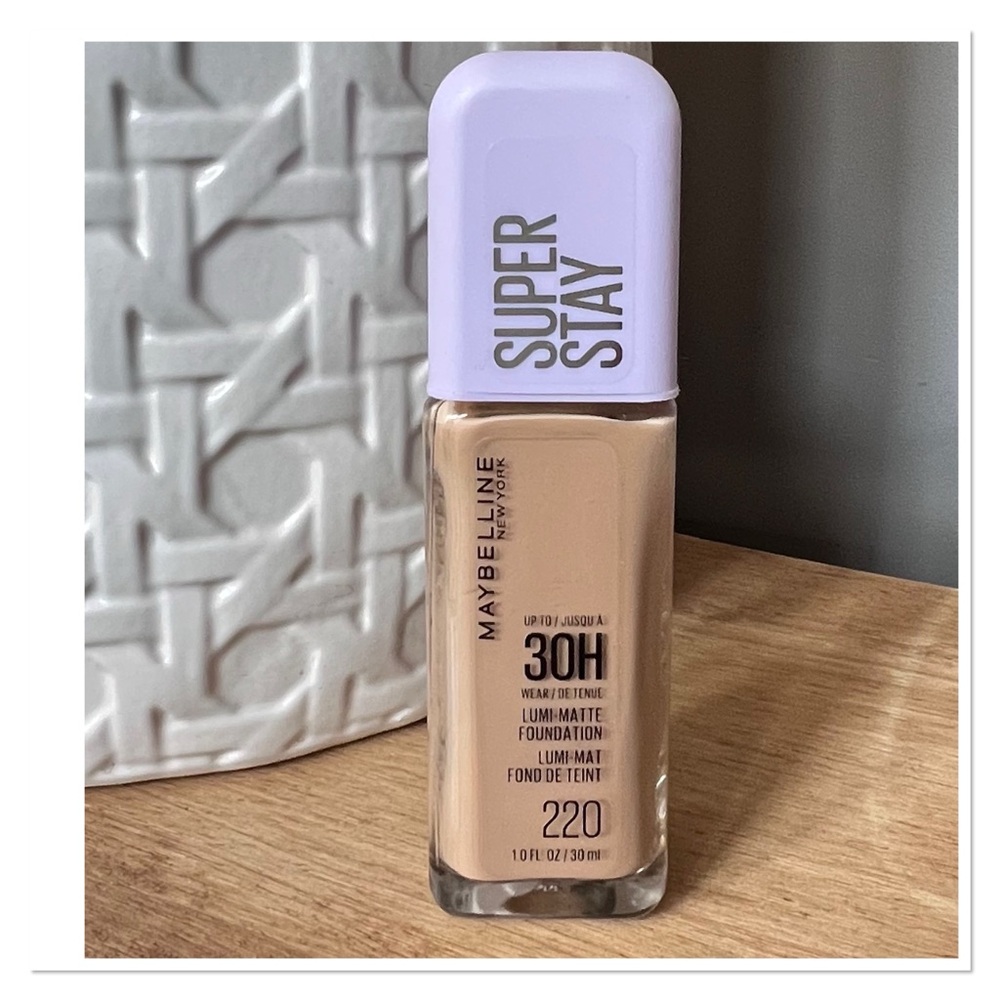 MAYBELLINE Lumi Matte Foundation